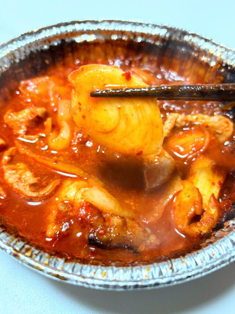 イトーヨーカドー牛ホルモンと海鮮旨辛鍋-ナッコプセ-の餅