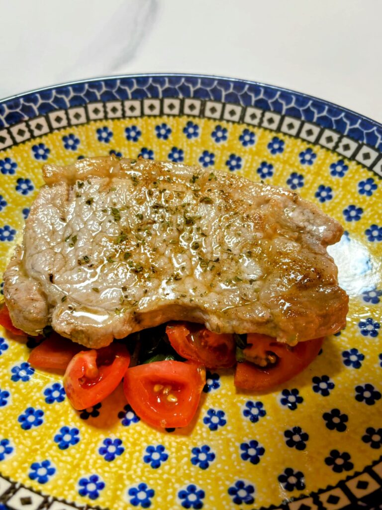 トマトとバジルのポークソテー完成写真