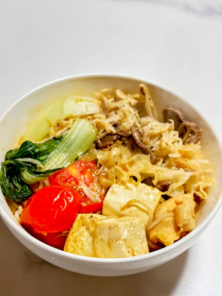 中華三昧の麻辣湯の具材を入れたあとの完成写真。