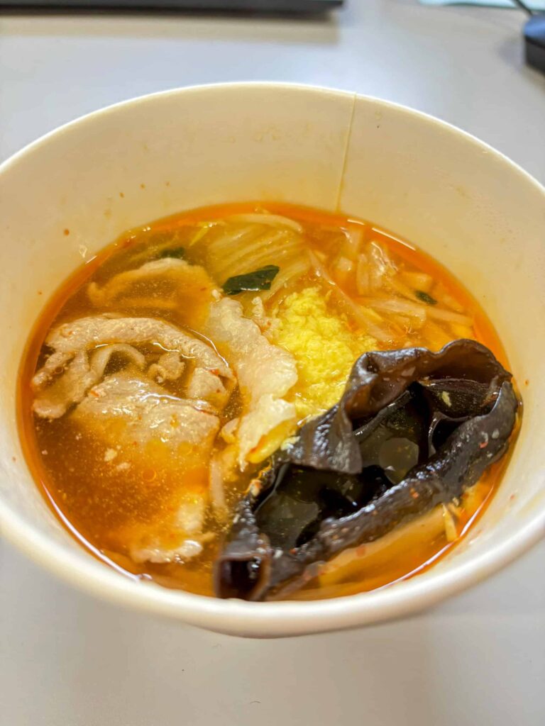 食物繊維が摂れる麻辣湯(ローソン)のレンチン後の写真。