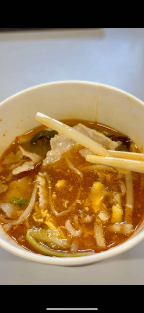 食物繊維が摂れる麻辣湯(ローソン)のシャキシャキのタケノコの写真。