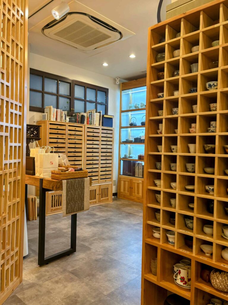 目白「一期一会」の店内写真①。