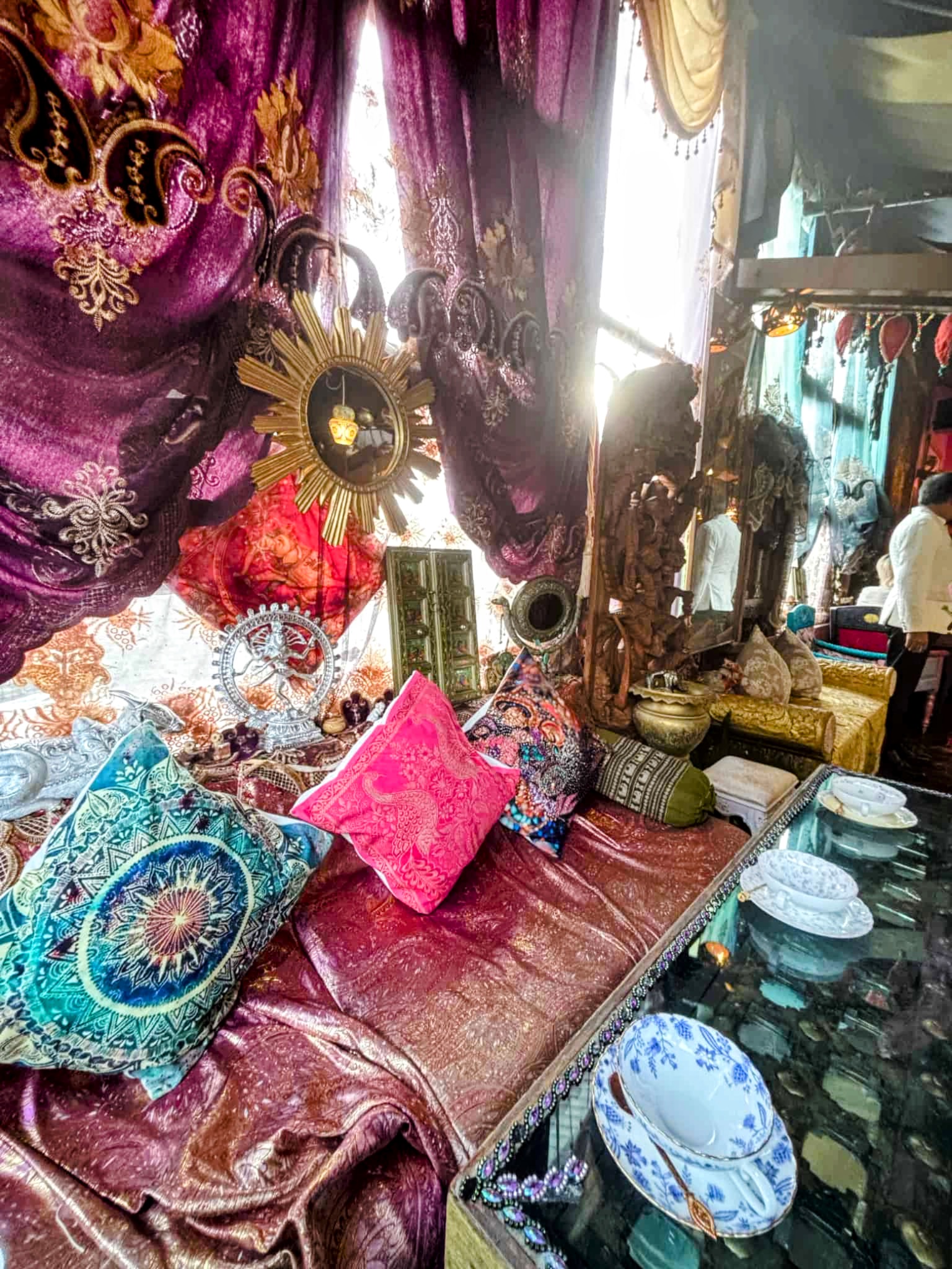 日暮里のダージリンの店内の様子の写真②。