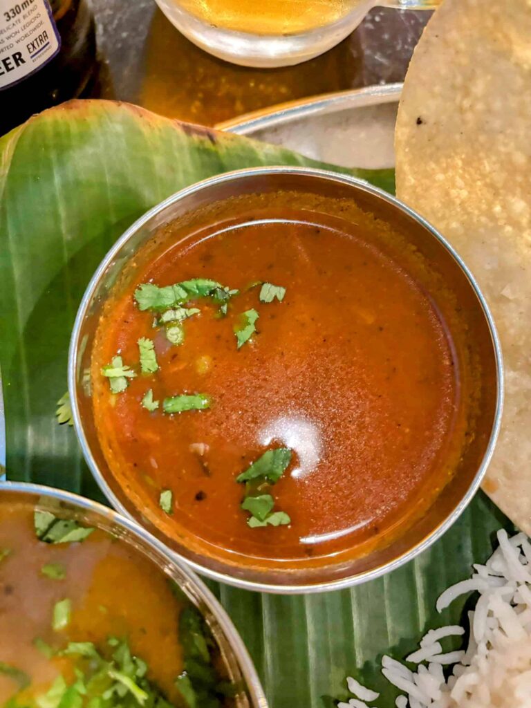 【御茶ノ水】南インド料理GONDのミールスのラッサムの写真。